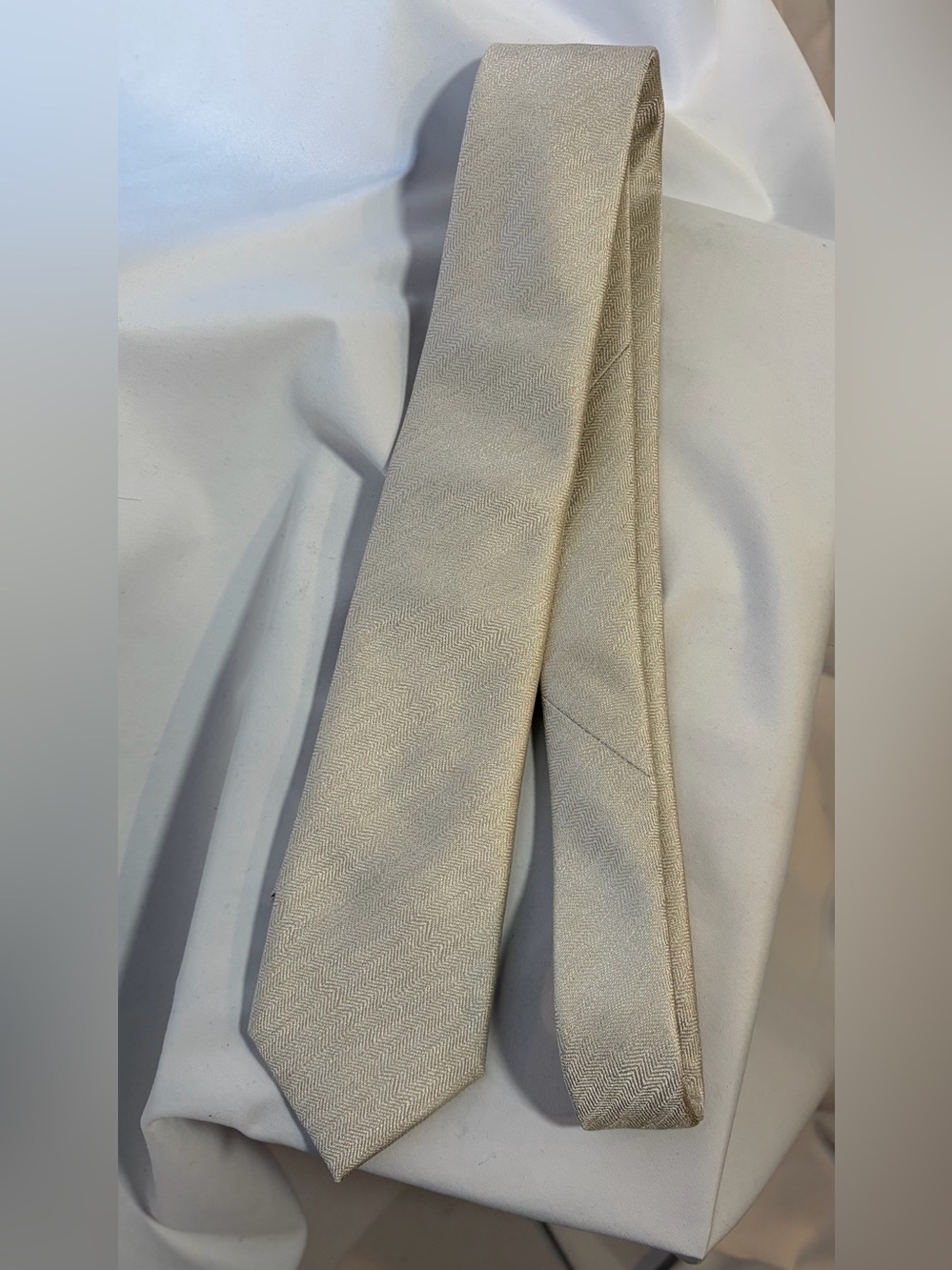 BANANA REPUBLIC Herringbone Tie in Sanded Khaki